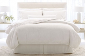 7 Steps To Easily Create That Plush Hotel Bed At Home