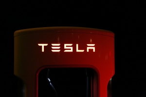 New Program Makes It Possible to Rent Tesla Solar Panels