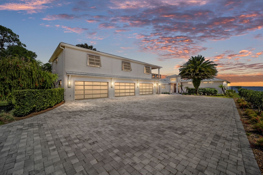 $2.6 Million Waterfront Estate is Most Expensive in Lake Weir History