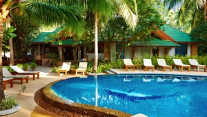 Redesign Your Backyard - Swimming Pool Area