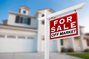 What Can Happen if You Take Your Home Off Market and Decide to Refinance Instead
