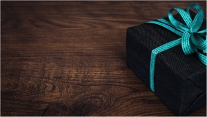 The Best Holiday Gifts $25 (And Under) Can Buy