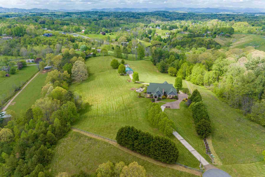 10-Acre Rural Retreat Enters Market