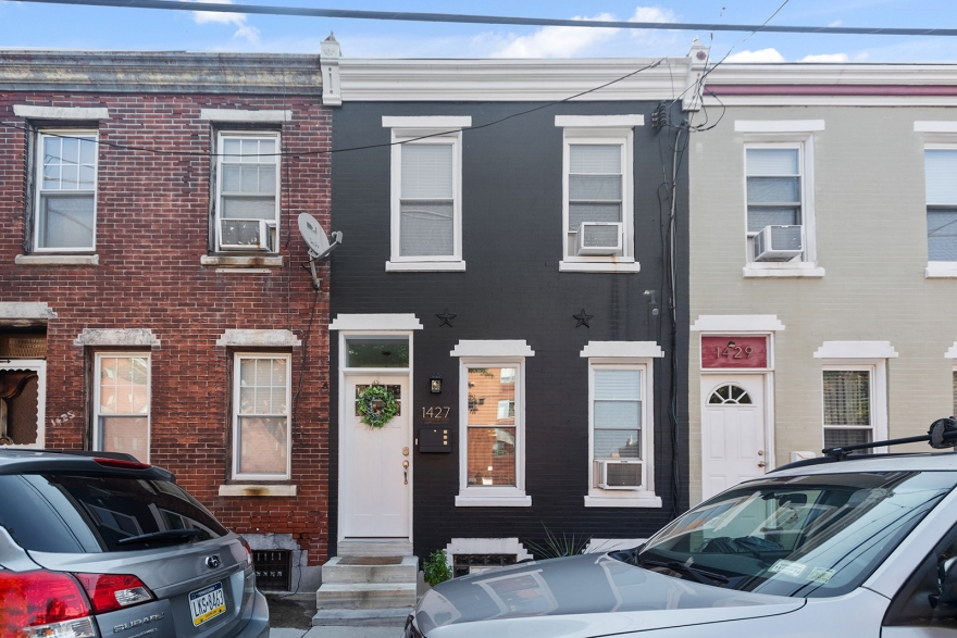 1427 Mole Street