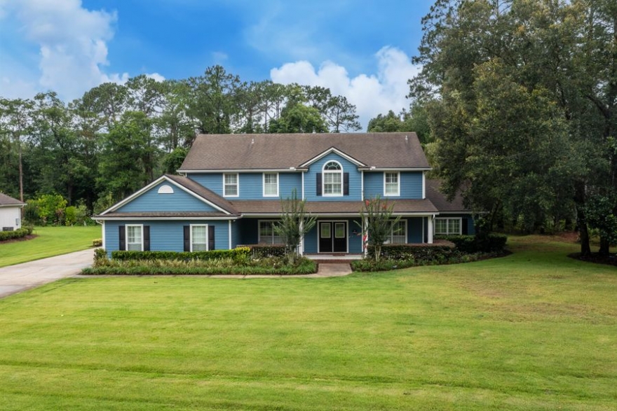 Magnolia Point Golf Club Custom-built Executive Home with gorgeous inground POOL, hot tub, fire pit, and More!