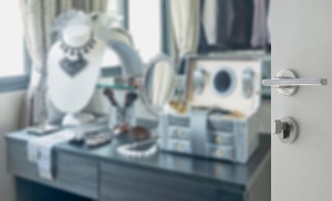 How to Keep Your Jewelry Safe While You Sell Your Home