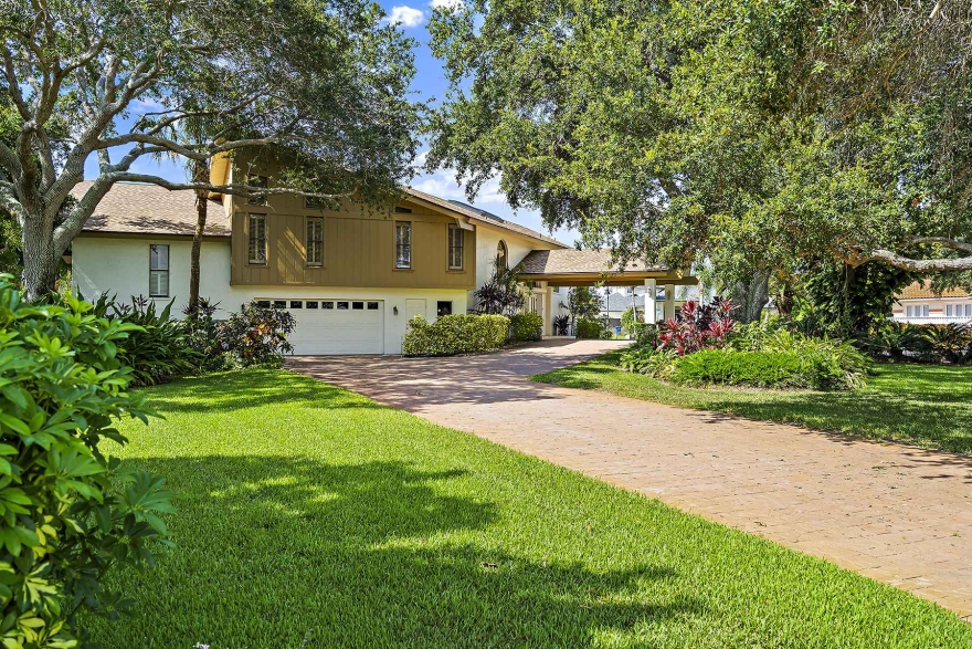 Waterfront Estate Reportedly Once Owned by Best-Selling Pop Group Abba Enters Market