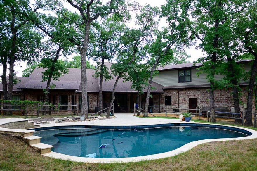 Relaxing Pool