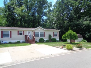 Manufactured home landscaping