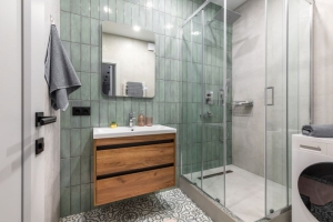 How Custom Shower Doors Inspire Modern Office Design